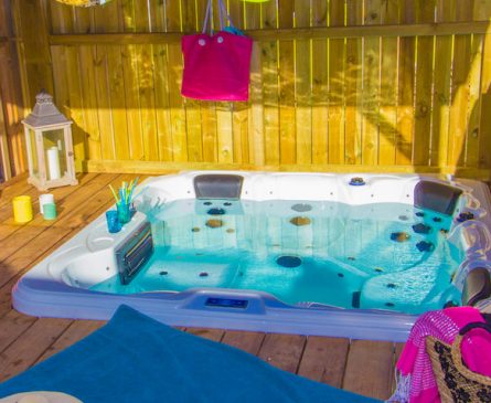 jacueei Bungalow creole terrasse camping giens